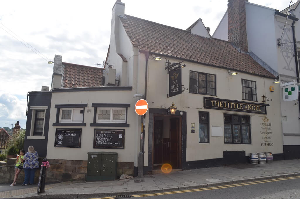 The Little Angel Bar and Accommodation Whitby